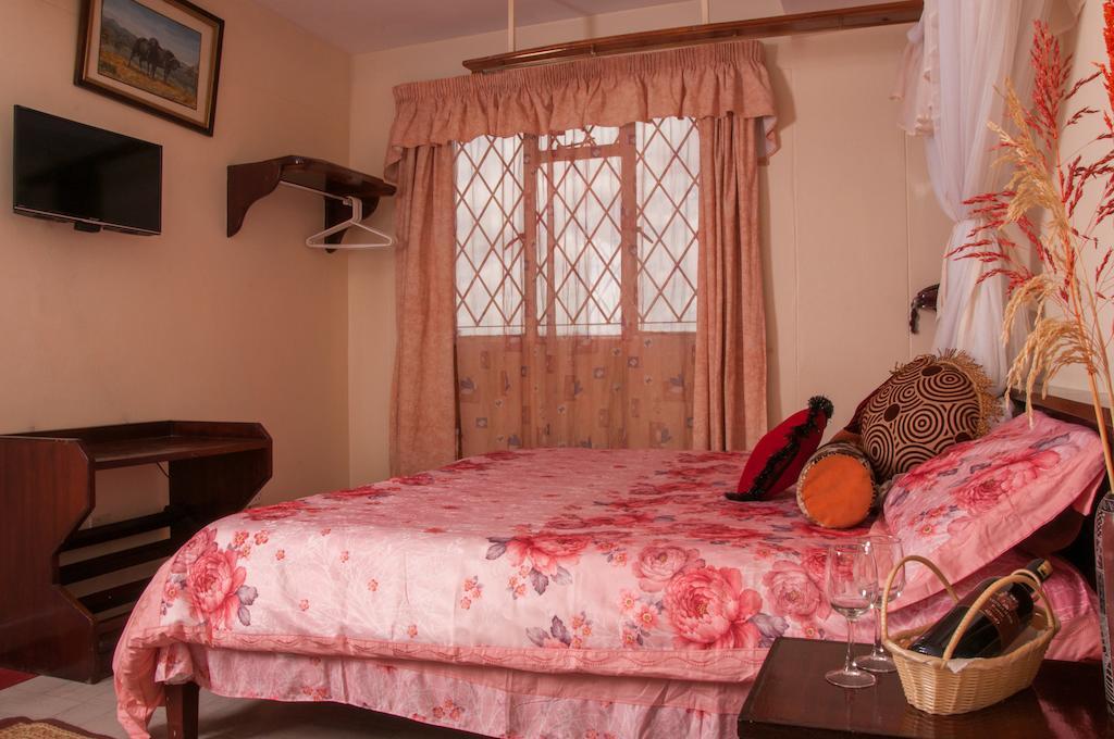 Blue Hut Hotel Найроби Стая снимка