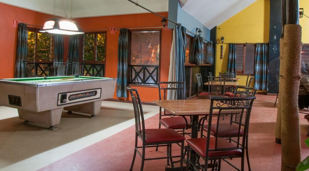 Blue Hut Hotel Найроби Екстериор снимка
