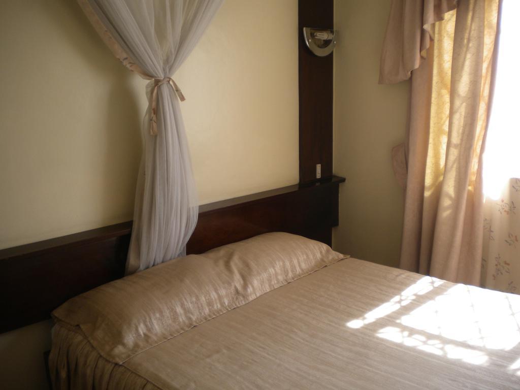 Blue Hut Hotel Найроби Екстериор снимка